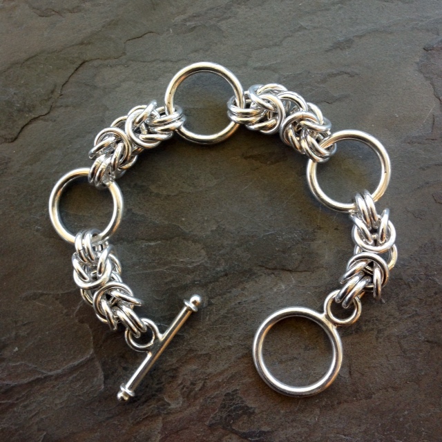 Sterling silver bracelet with Byzantine link with feature rings